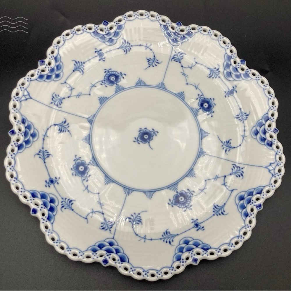Rare and priced to sell Royal Copenhagen underplate / serving dish blue fluted - Picture 3 of 8